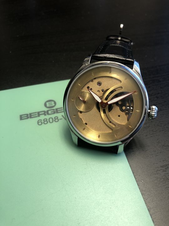Une montre terminée.